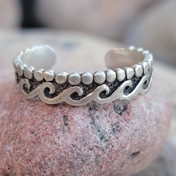 Native American sandcast tufa casted 925 sterling silver wave bead toe ring - Picture 3 of 10